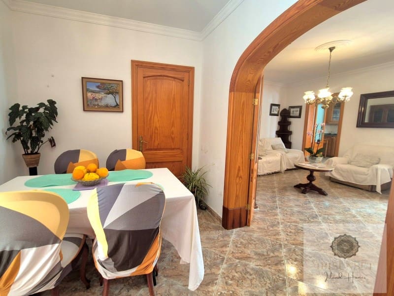 2 slaapkamer Huis te koop in Llubi met garage - € 348.000 (Ref: 9383319)