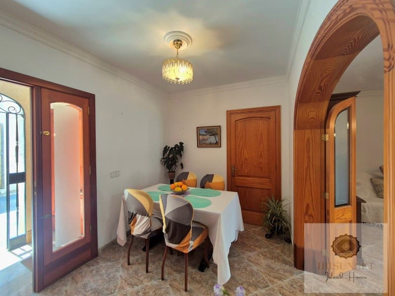 2 slaapkamer Huis te koop in Llubi met garage - € 348.000 (Ref: 9383319)