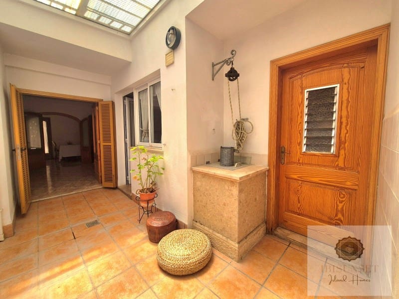 2 slaapkamer Huis te koop in Llubi met garage - € 348.000 (Ref: 9383319)