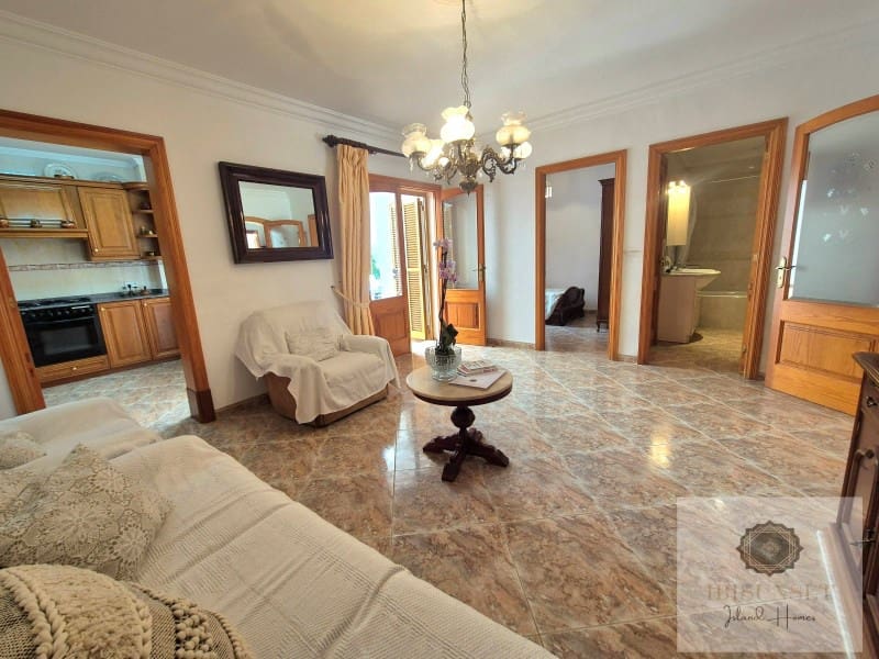 2 slaapkamer Huis te koop in Llubi met garage - € 348.000 (Ref: 9383319)