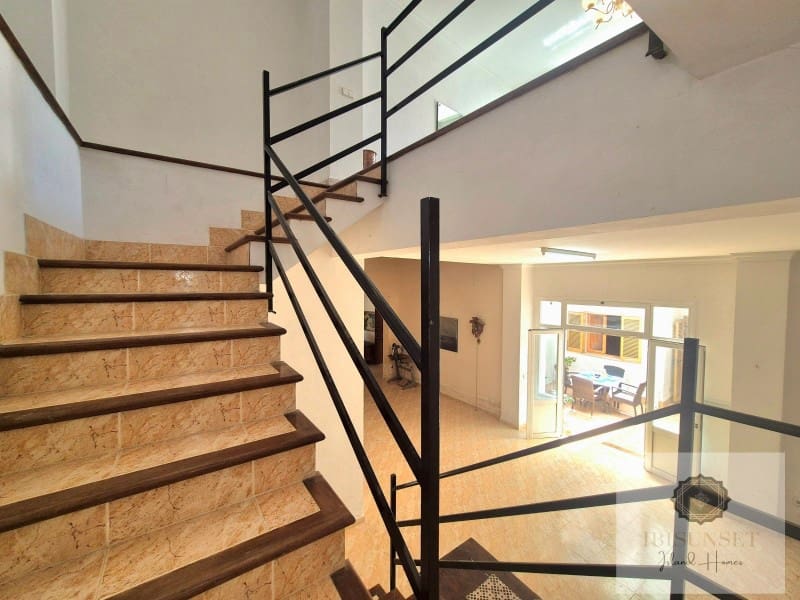 2 slaapkamer Huis te koop in Llubi met garage - € 348.000 (Ref: 9383319)