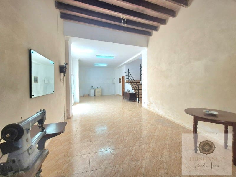 2 slaapkamer Huis te koop in Llubi met garage - € 348.000 (Ref: 9383319)