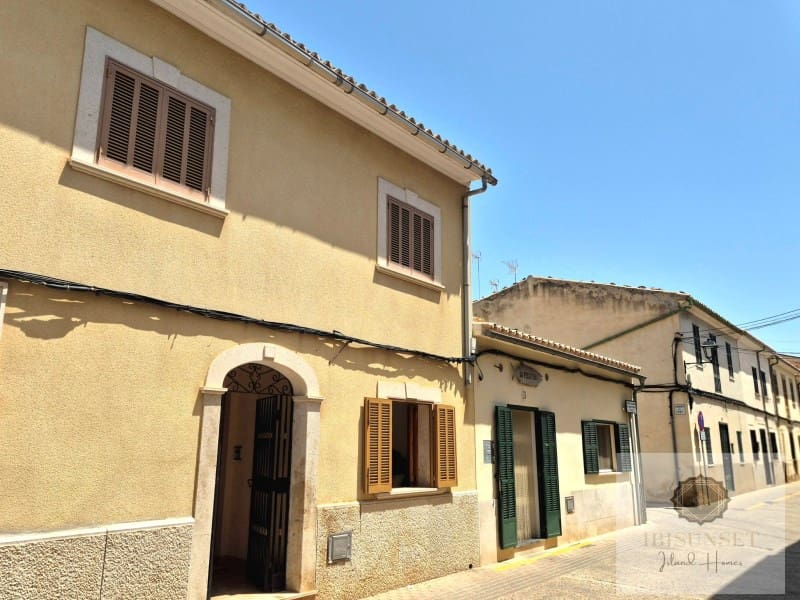 2 slaapkamer Huis te koop in Llubi met garage - € 348.000 (Ref: 9383319)