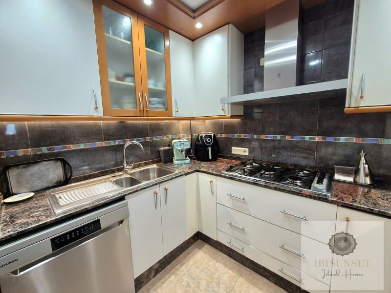 4 slaapkamer Villa te koop in Palma de Mallorca met zwembad - € 838.000 (Ref: 9393403)