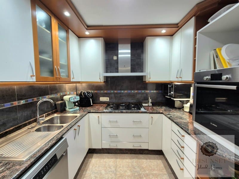 4 slaapkamer Villa te koop in Palma de Mallorca met zwembad - € 838.000 (Ref: 9393403)