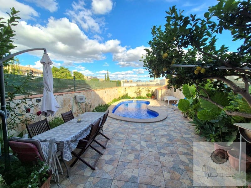 4 slaapkamer Villa te koop in Palma de Mallorca met zwembad - € 838.000 (Ref: 9393403)