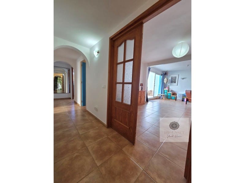 3 slaapkamer Villa te huur in Sant Antoni de Portmany met zwembad - € 2.500 (Ref: 9438150)