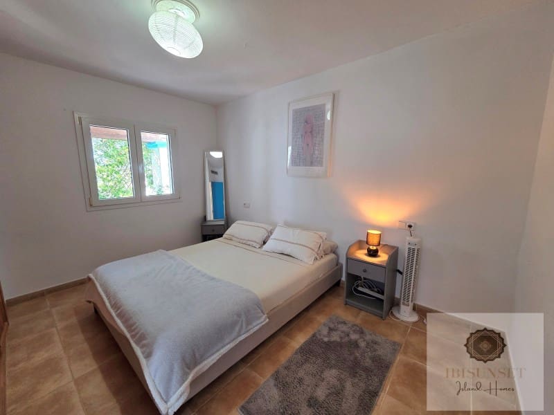 3 slaapkamer Villa te huur in Sant Antoni de Portmany met zwembad - € 2.500 (Ref: 9438150)