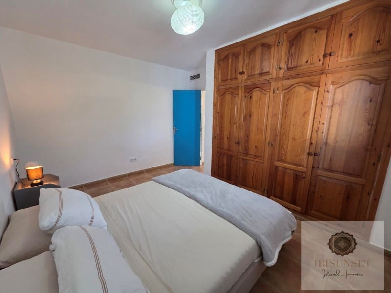 3 slaapkamer Villa te huur in Sant Antoni de Portmany met zwembad - € 2.500 (Ref: 9438150)