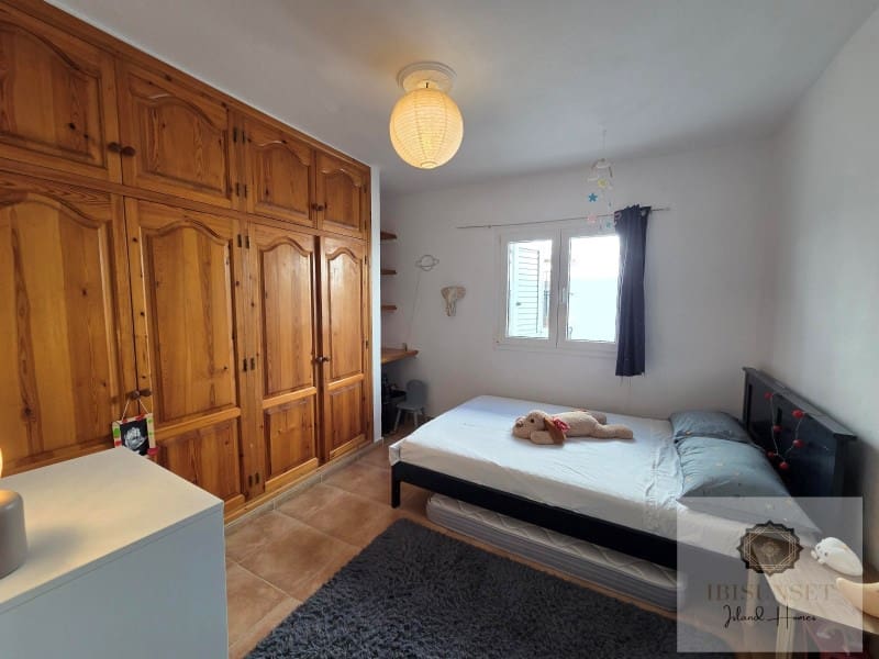 3 slaapkamer Villa te huur in Sant Antoni de Portmany met zwembad - € 2.500 (Ref: 9438150)