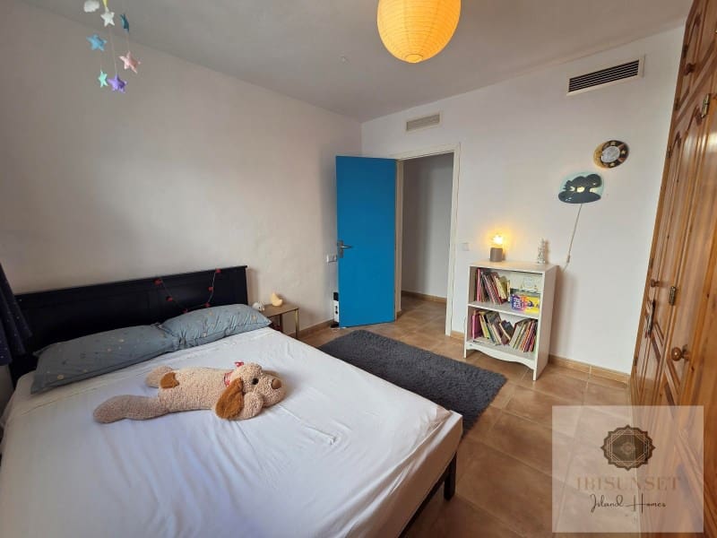 3 slaapkamer Villa te huur in Sant Antoni de Portmany met zwembad - € 2.500 (Ref: 9438150)