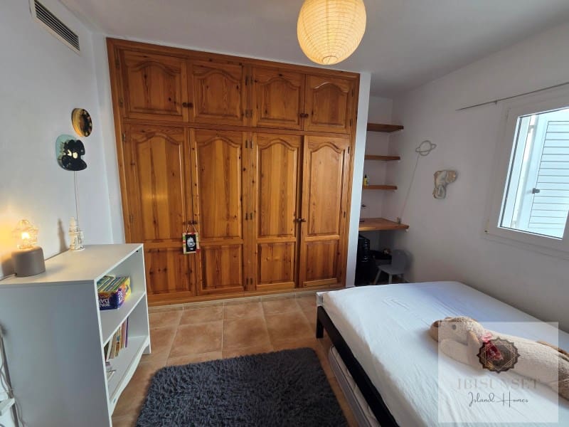 3 slaapkamer Villa te huur in Sant Antoni de Portmany met zwembad - € 2.500 (Ref: 9438150)