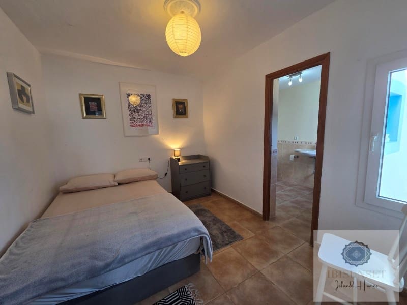 3 slaapkamer Villa te huur in Sant Antoni de Portmany met zwembad - € 2.500 (Ref: 9438150)