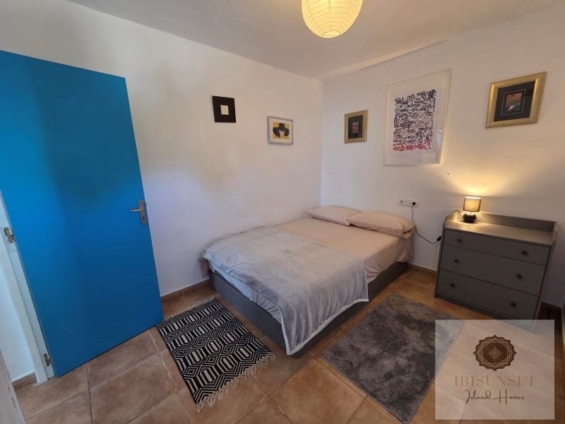 3 slaapkamer Villa te huur in Sant Antoni de Portmany met zwembad - € 2.500 (Ref: 9438150)