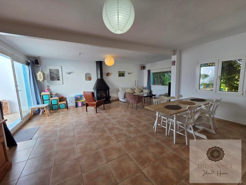 3 slaapkamer Villa te huur in Sant Antoni de Portmany met zwembad - € 2.500 (Ref: 9438150)