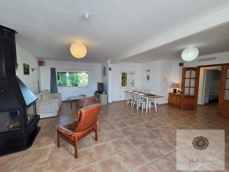 3 slaapkamer Villa te huur in Sant Antoni de Portmany met zwembad - € 2.500 (Ref: 9438150)