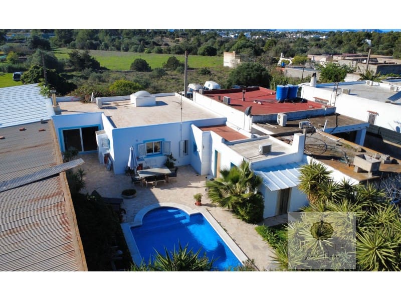 3 slaapkamer Villa te huur in Sant Antoni de Portmany met zwembad - € 2.500 (Ref: 9438150)