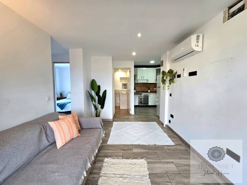 2 bedroom Apartment for sale in Cala Millor - € 208,000 (Ref: 9438151)