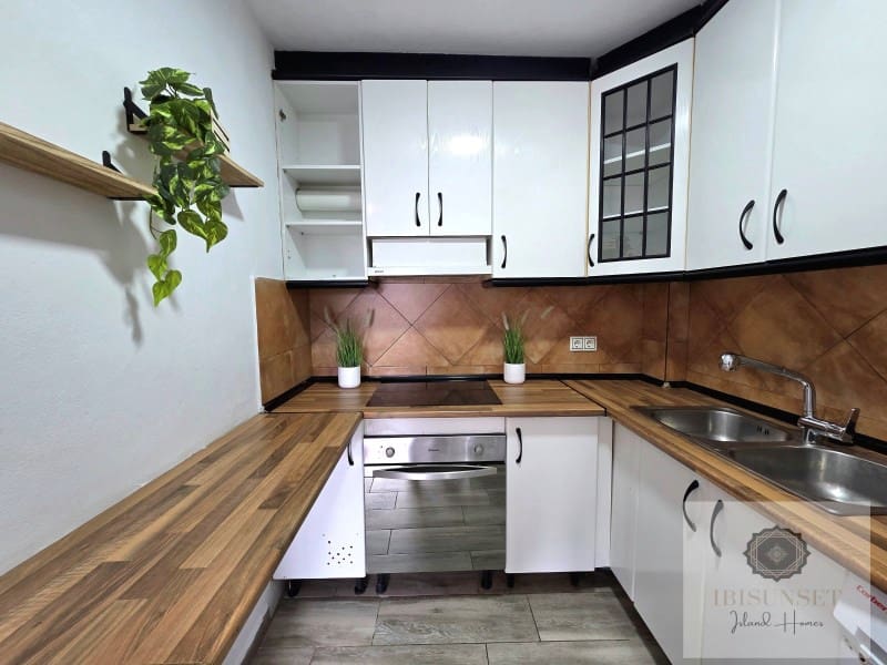 2 bedroom Apartment for sale in Cala Millor - € 208,000 (Ref: 9438151)