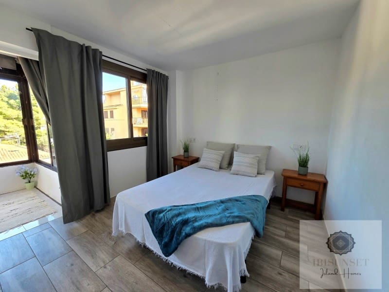 2 bedroom Apartment for sale in Cala Millor - € 208,000 (Ref: 9438151)
