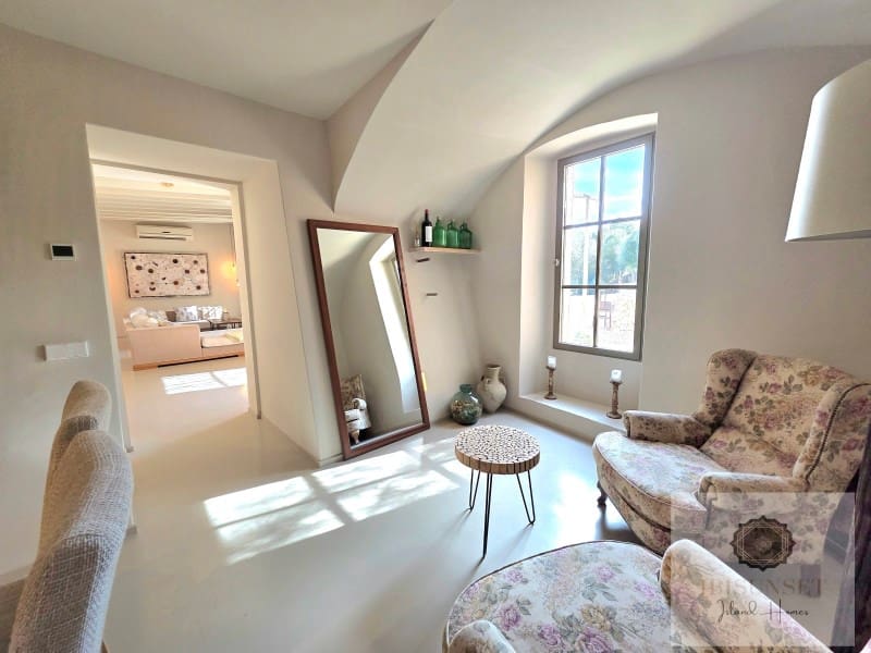 4 bedroom Villa for sale in Calas de Mallorca with pool garage - € 2,250,000 (Ref: 9686328)