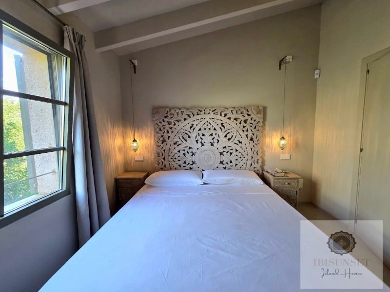 4 bedroom Villa for sale in Calas de Mallorca with pool garage - € 2,250,000 (Ref: 9686328)