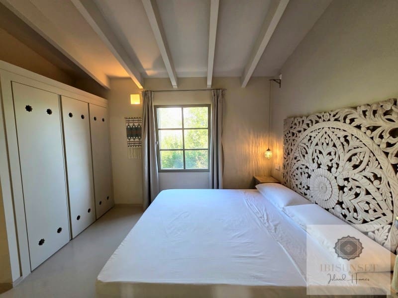 4 bedroom Villa for sale in Calas de Mallorca with pool garage - € 2,250,000 (Ref: 9686328)