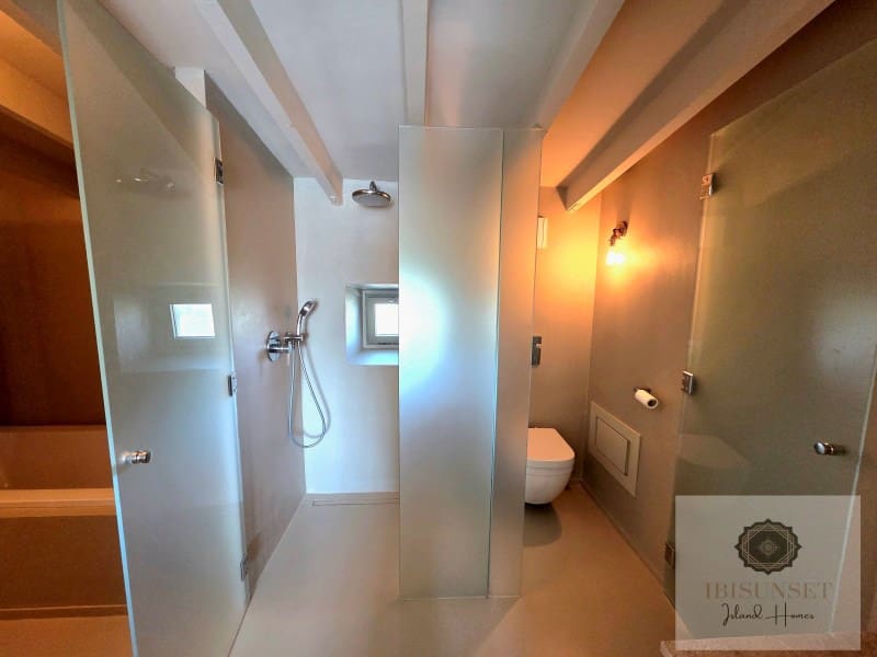 4 bedroom Villa for sale in Calas de Mallorca with pool garage - € 2,250,000 (Ref: 9686328)