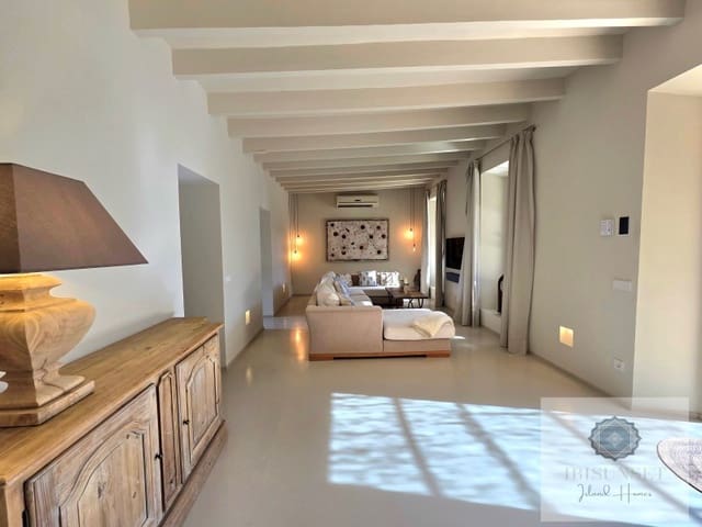 4 bedroom Villa for sale in Calas de Mallorca, Manacor with pool garage - € 2,250,000 (Ref: 9686328)