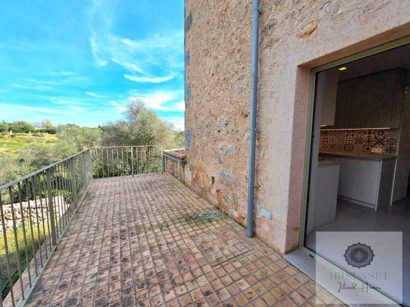 4 bedroom Villa for sale in Calas de Mallorca with pool garage - € 2,250,000 (Ref: 9686328)