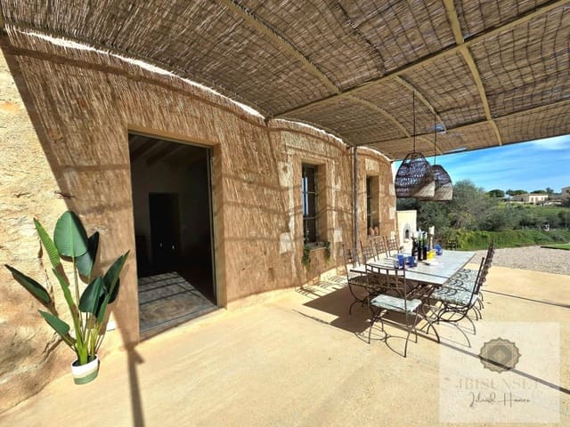 4 bedroom Villa for sale in Calas de Mallorca, Manacor with pool garage - € 2,250,000 (Ref: 9686328)