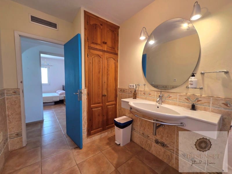 3 sypialnia Willa na sprzedaż w Sant Antoni de Portmany z basenem - 796 000 € (Ref: 9758845)