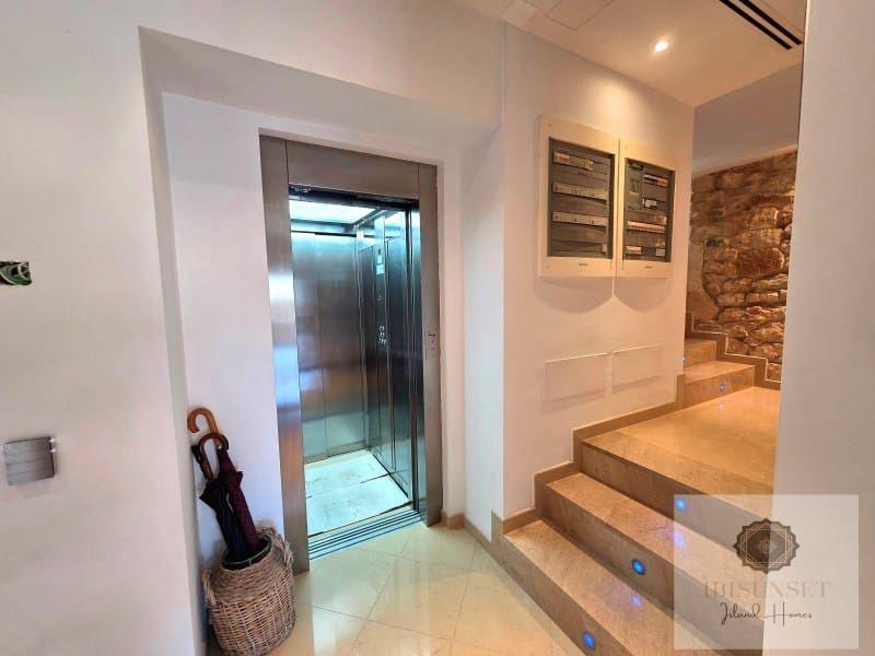 4 soveværelse Byhus til salg i Porreres med garage - € 698.000 (Ref: 9778038)