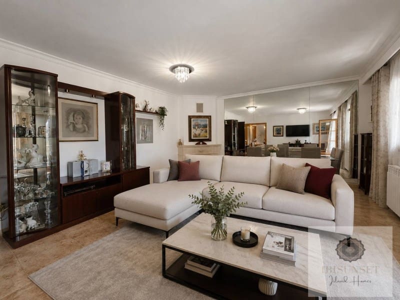 Chalet de 4 habitaciones en Marratxí en venta con garaje - 795.000 € (Ref: 9836578)