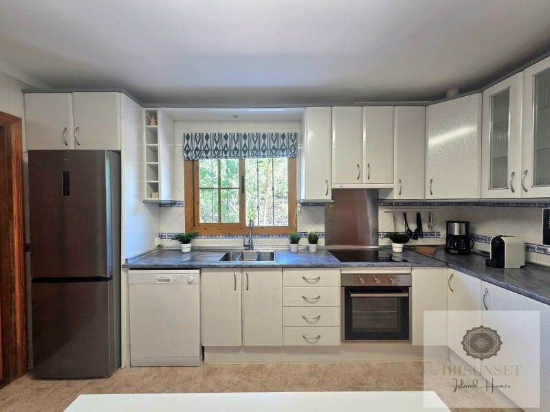 Chalet de 4 habitaciones en Marratxí en venta con garaje - 795.000 € (Ref: 9836578)