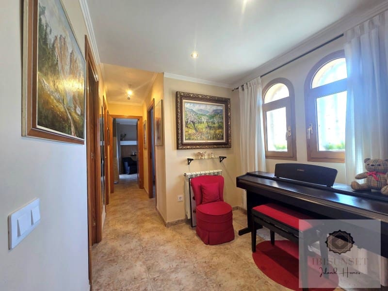 Chalet de 4 habitaciones en Marratxí en venta con garaje - 795.000 € (Ref: 9836578)