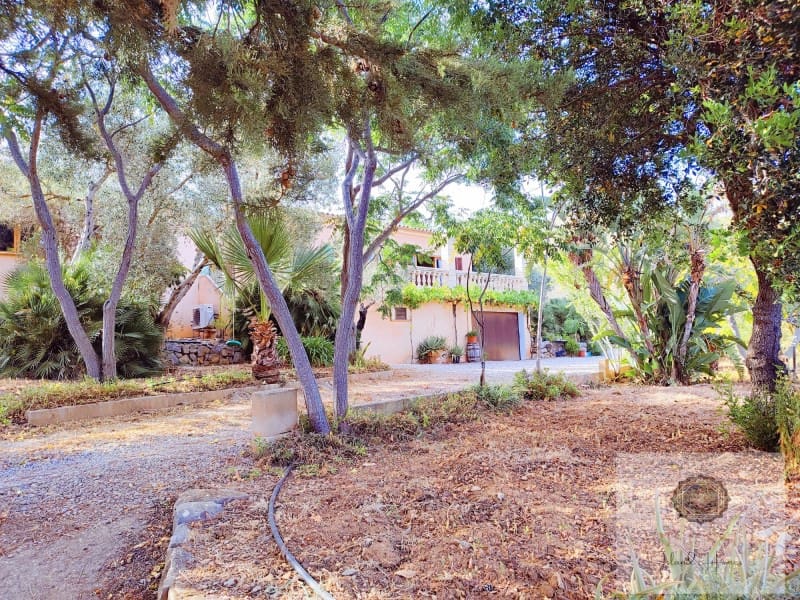 3 bedroom Finca/Country House for sale in Capdepera with garage - € 849,000 (Ref: 9865119)