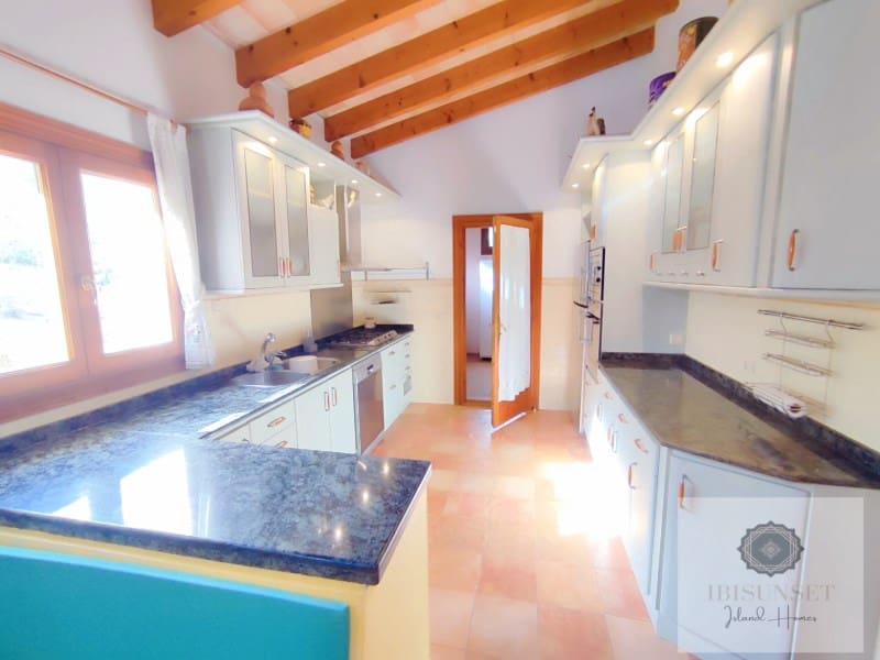 3 bedroom Finca/Country House for sale in Capdepera with garage - € 849,000 (Ref: 9865119)