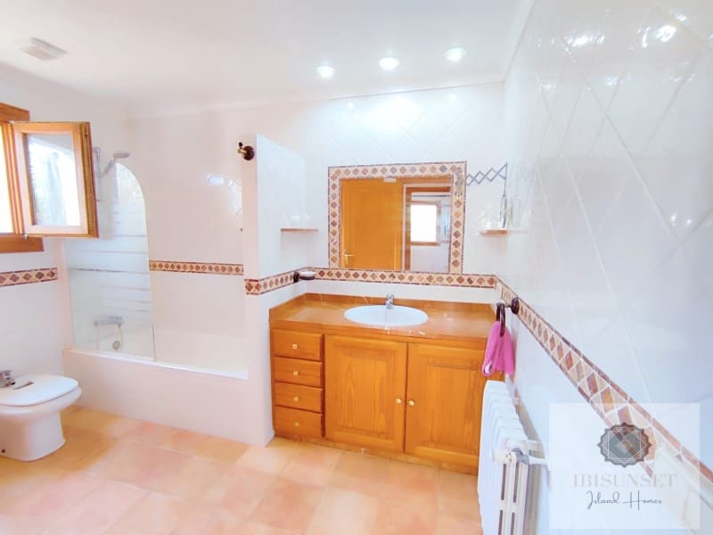 3 bedroom Finca/Country House for sale in Capdepera with garage - € 849,000 (Ref: 9865119)