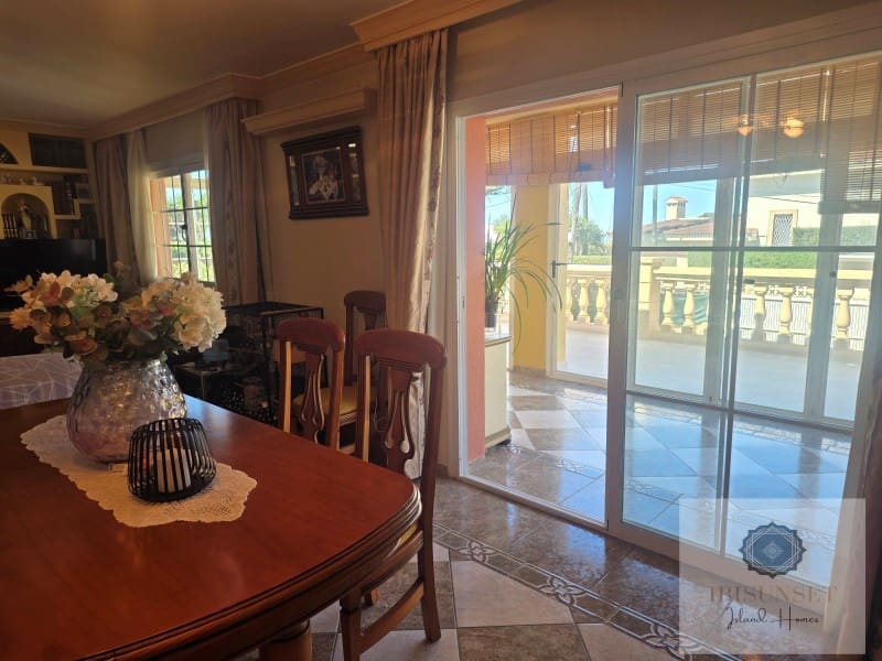 4 soverom Villa til salgs i Llucmajor med svømmebasseng garasje - € 1 380 000 (Ref: 9873424)
