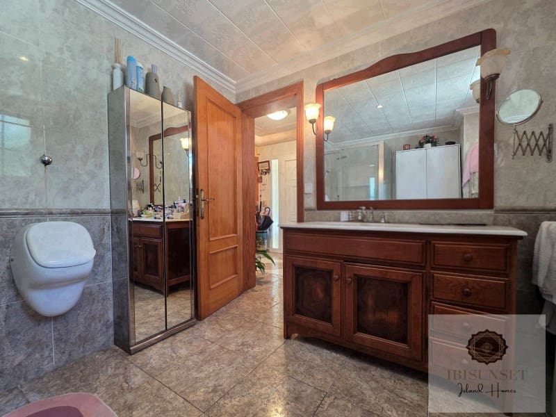 4 soverom Villa til salgs i Llucmajor med svømmebasseng garasje - € 1 380 000 (Ref: 9873424)