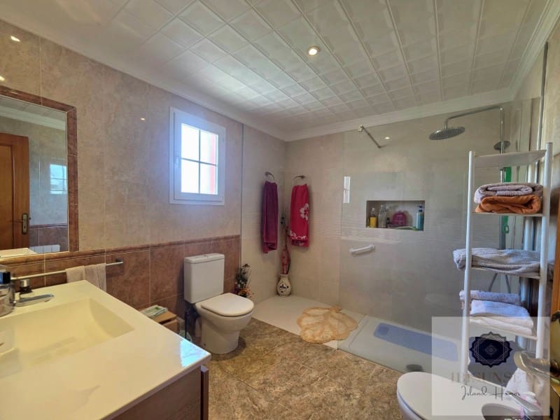 4 soverom Villa til salgs i Llucmajor med svømmebasseng garasje - € 1 380 000 (Ref: 9873424)