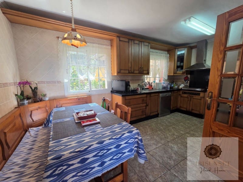 4 soverom Villa til salgs i Llucmajor med svømmebasseng garasje - € 1 380 000 (Ref: 9873424)