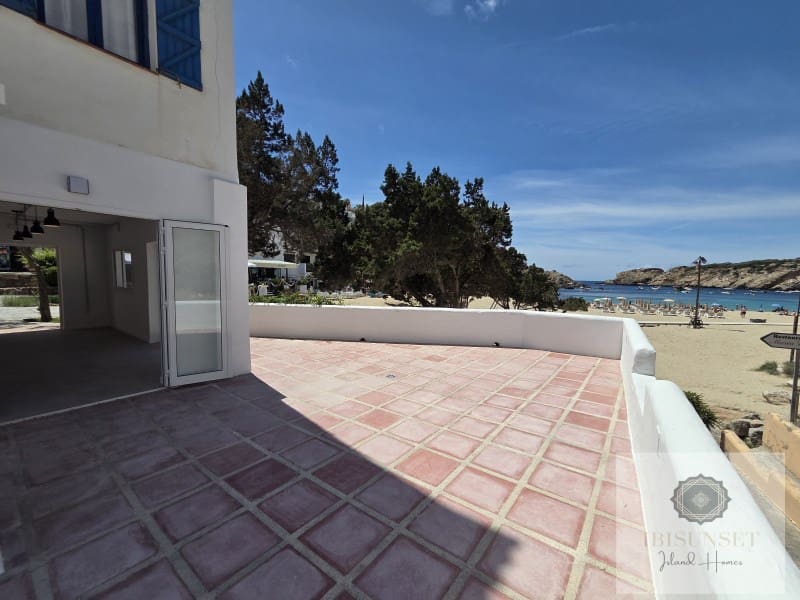 Commercieel te koop in Cala Vadella - € 1.320.000 (Ref: 9890296)