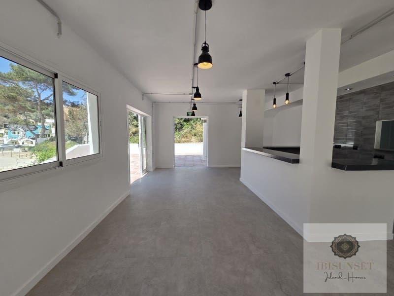 Commercieel te koop in Cala Vadella - € 1.320.000 (Ref: 9890296)