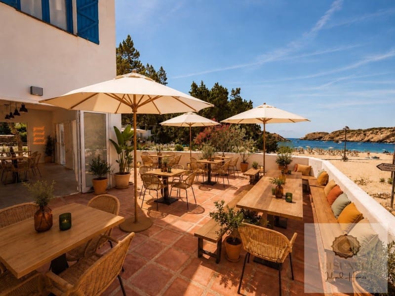 Commercieel te koop in Cala Vadella - € 1.320.000 (Ref: 9890296)