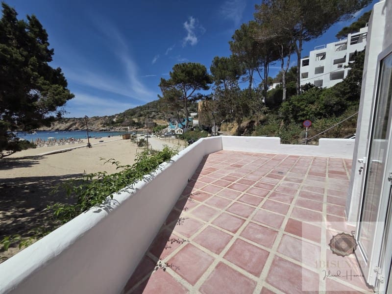 Commercieel te koop in Cala Vadella - € 1.320.000 (Ref: 9890296)