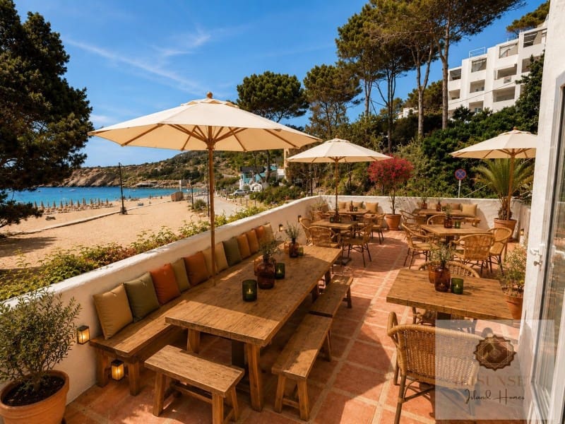 Commercieel te koop in Cala Vadella - € 1.320.000 (Ref: 9890296)