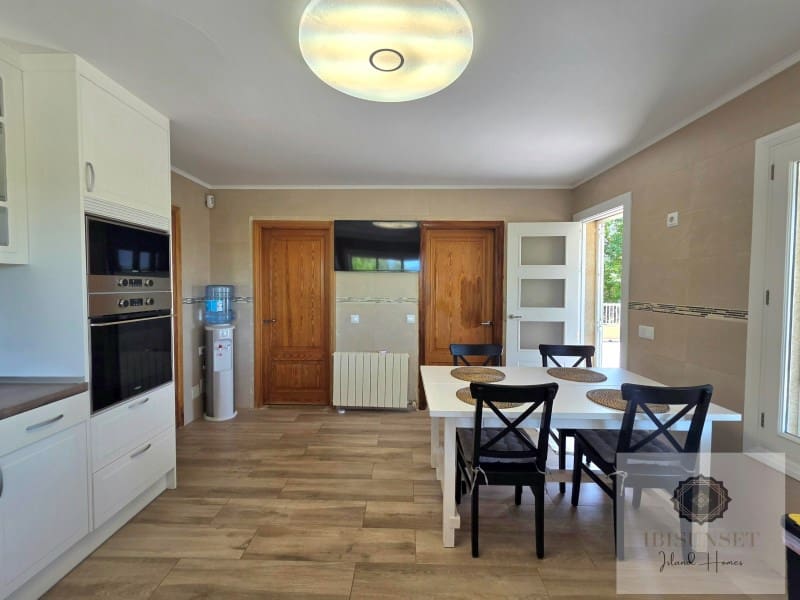 5 slaapkamer Villa te koop in Son Ferriol met zwembad garage - € 1.190.000 (Ref: 9916888)