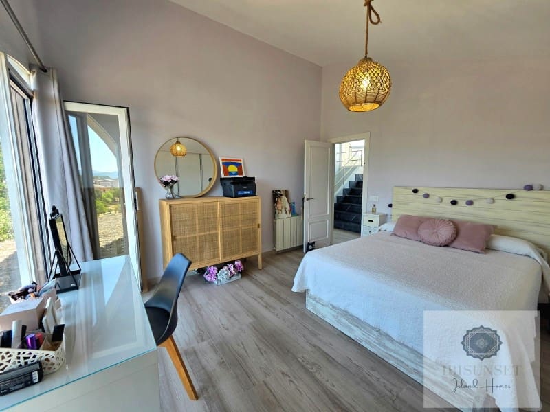 5 slaapkamer Villa te koop in Son Ferriol met zwembad garage - € 1.190.000 (Ref: 9916888)